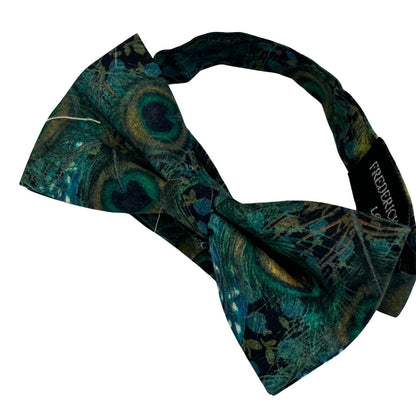 Liberty style peacock feather design adult bow tie by Frederick Thomas Handmade Mens Ties